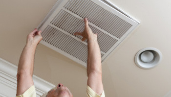 Installing Air Filter Installing Air Filter